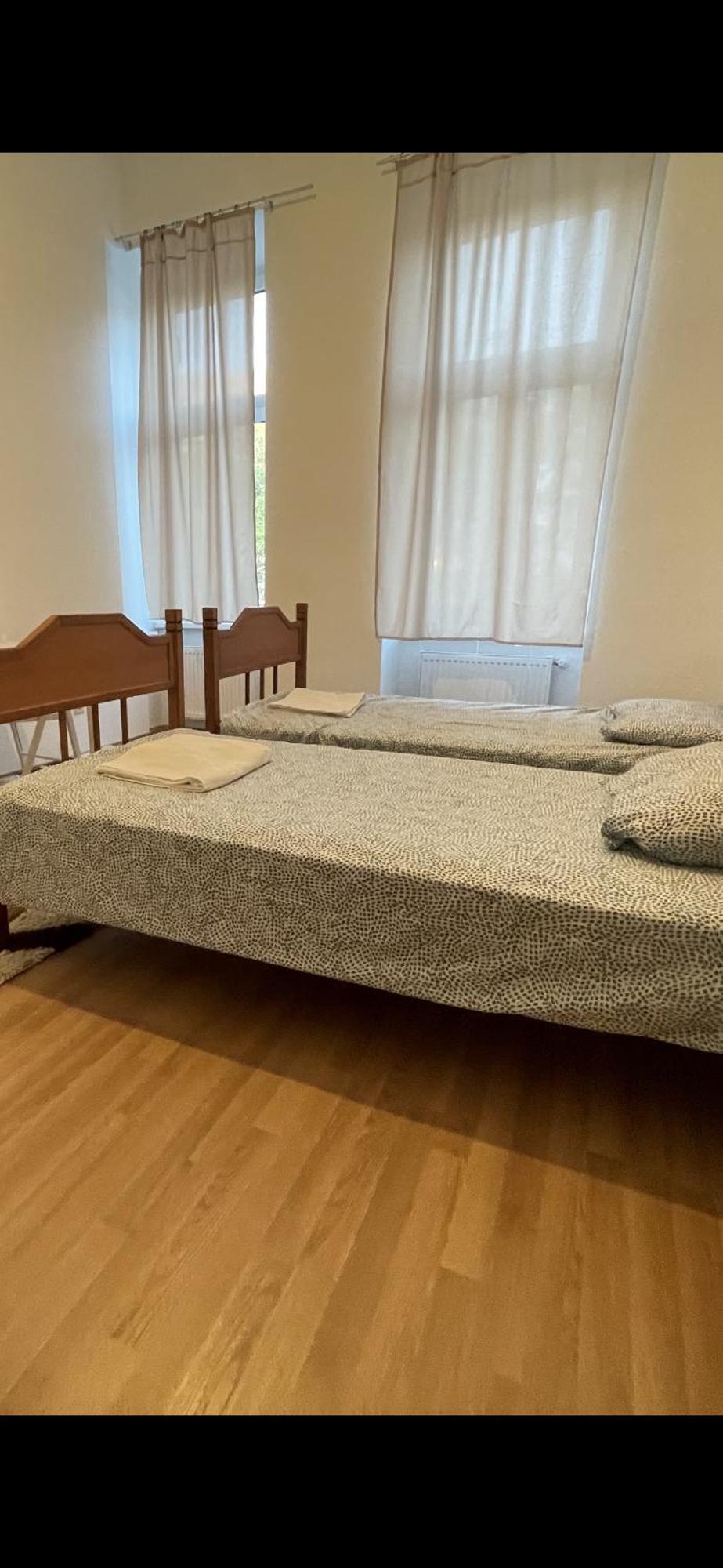 Fuer 4 Personen In 1180 Appartement *