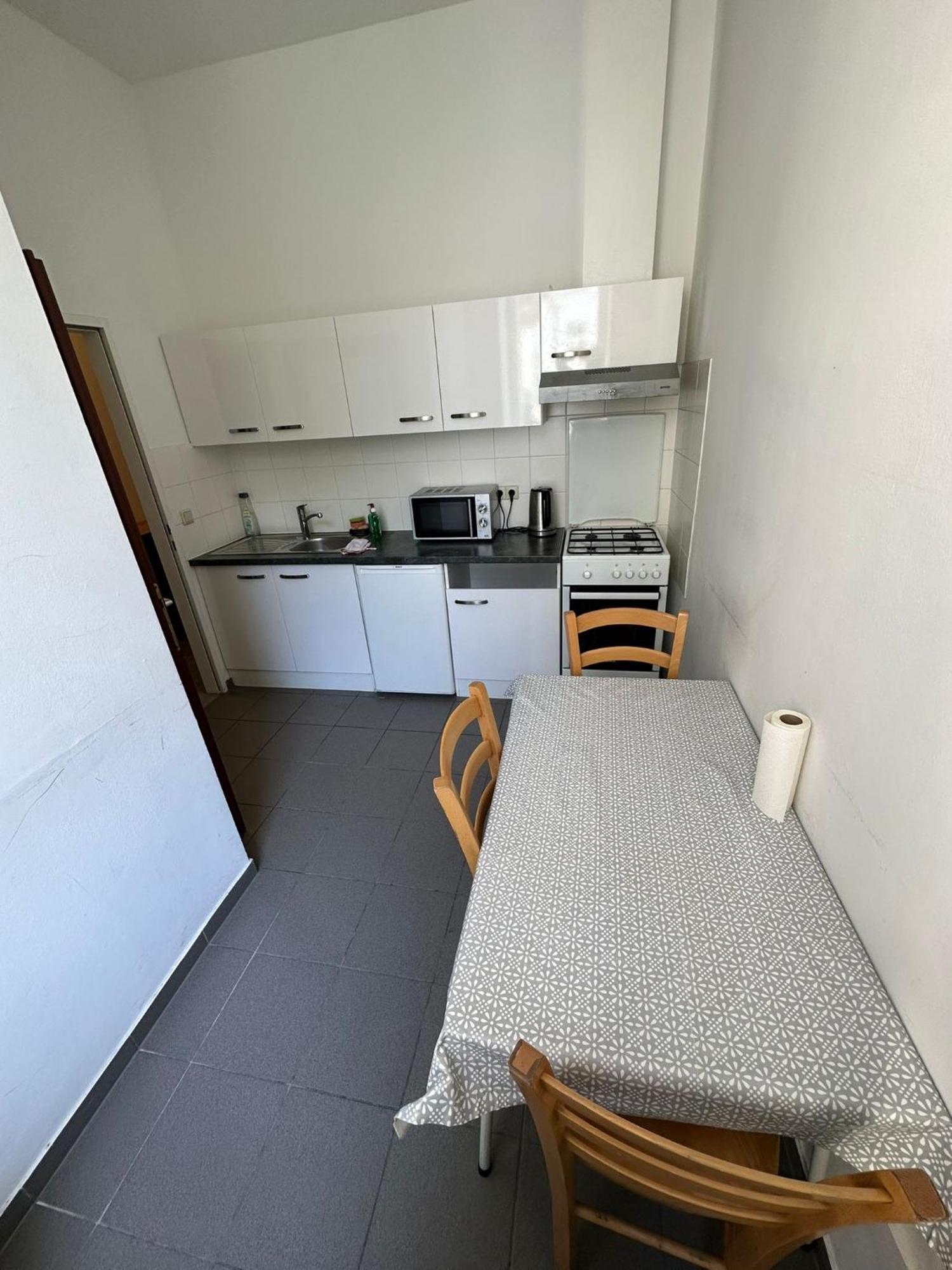 Fuer 4 Personen In 1180 Appartement *